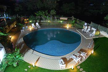Sapphire Hotel Lonavala Bagian luar foto